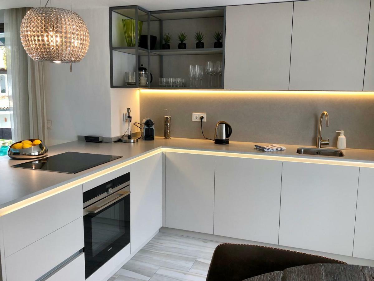 Luxury Apartment In La Isla, Walking Distance To Puerto Banus Marbella Exterior foto