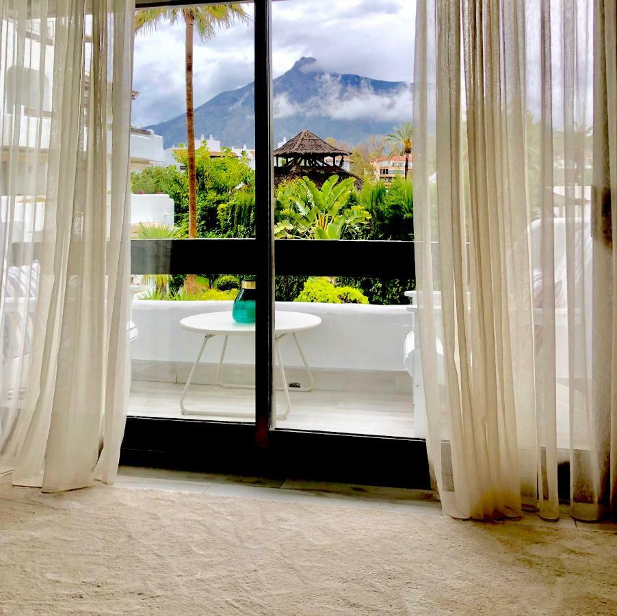 Luxury Apartment In La Isla, Walking Distance To Puerto Banus Marbella Exterior foto